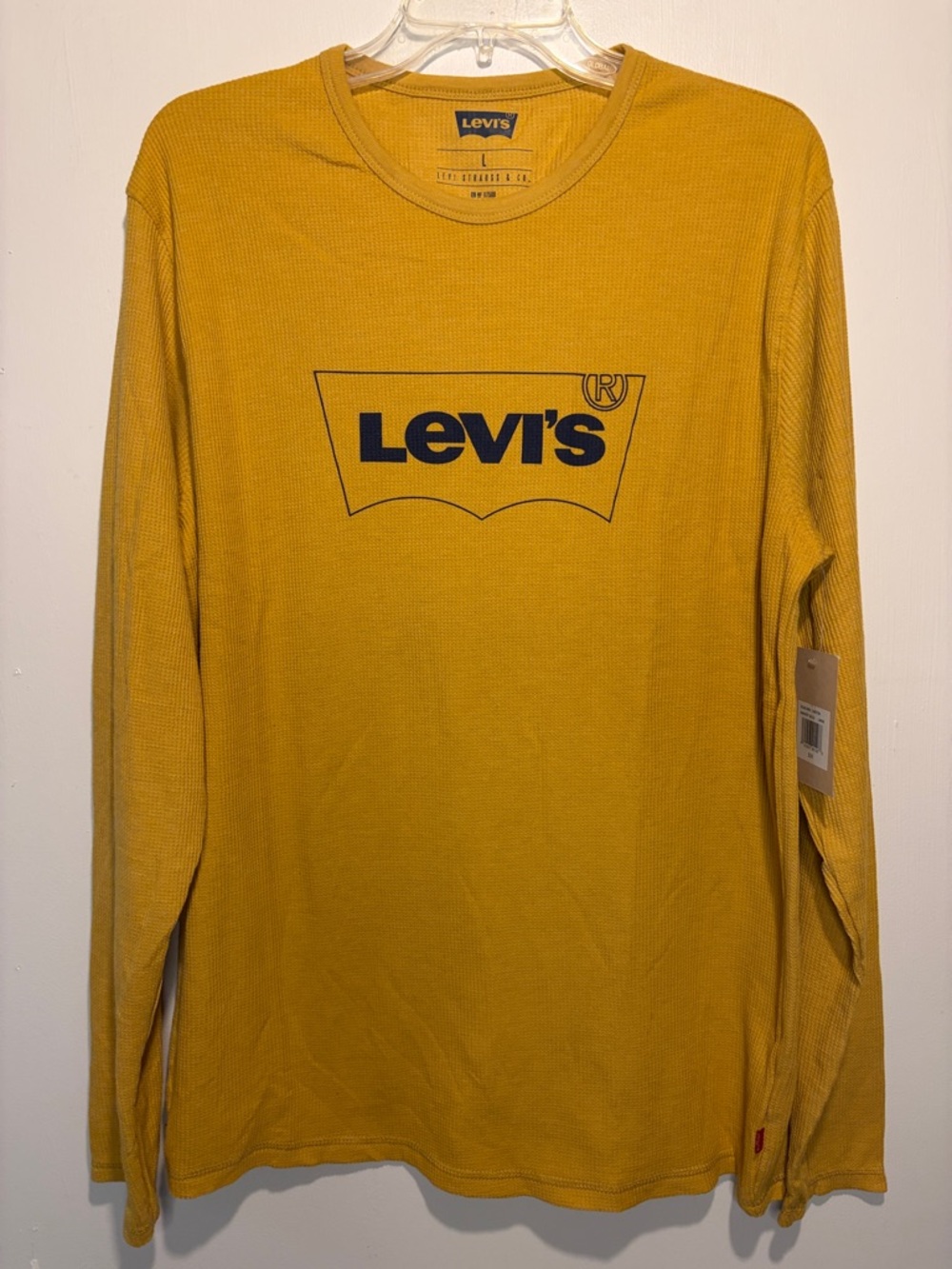 Levi’s NWT Easton Waffle Knit Thermal Long Sleeve Crew Shirt Harvest Gold Size L